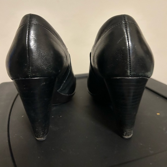 Clarks- Black 7 Medium Ladies Indigo Leather Slip on Bootie / Pump / Heels - Picture 4 of 6